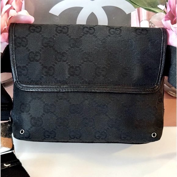 Gucci Belt Bag - Picture 2 of 15